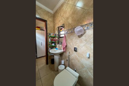 Casa à venda com 185m², 5 quartos e 3 vagasBanheiro da Suíte