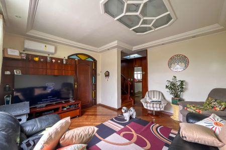 Casa à venda com 185m², 5 quartos e 3 vagasSala