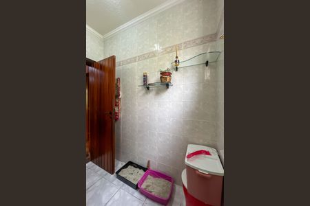 Casa à venda com 185m², 5 quartos e 3 vagasBanheiro 1