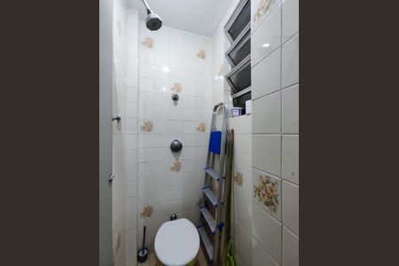 Apartamento à venda com 75m², 2 quartos e sem vaga Apartamento à venda com 75m², 2 quartos e sem vagaBanheiro de serviço