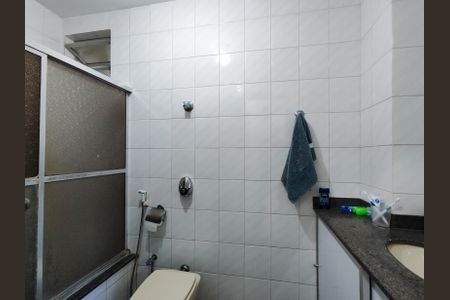 Apartamento à venda com 75m², 2 quartos e sem vaga Apartamento à venda com 75m², 2 quartos e sem vagaBanheiro Corredor