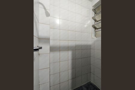 Apartamento à venda com 75m², 2 quartos e sem vaga Apartamento à venda com 75m², 2 quartos e sem vagaBanheiro Corredor
