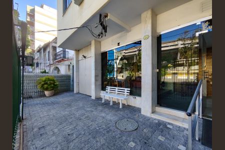 Apartamento à venda com 75m², 2 quartos e sem vaga Apartamento à venda com 75m², 2 quartos e sem vagaFachada e portaria