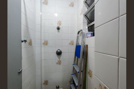 Apartamento à venda com 75m², 2 quartos e sem vaga Apartamento à venda com 75m², 2 quartos e sem vagaBanheiro de serviço