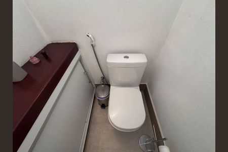 Casa de condomínio à venda com 250m², 5 quartos e 2 vagas Casa de condomínio à venda com 250m², 5 quartos e 2 vagasLavabo