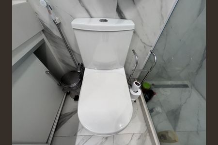 Casa de condomínio à venda com 250m², 5 quartos e 2 vagas Casa de condomínio à venda com 250m², 5 quartos e 2 vagasSuíte 5 - Banheiro