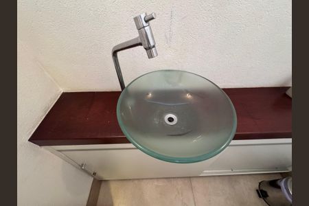 Casa de condomínio à venda com 250m², 5 quartos e 2 vagas Casa de condomínio à venda com 250m², 5 quartos e 2 vagasLavabo