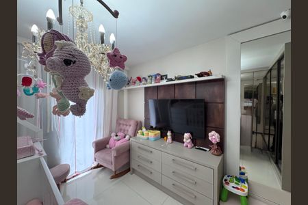 Casa de condomínio à venda com 250m², 5 quartos e 2 vagas Casa de condomínio à venda com 250m², 5 quartos e 2 vagasSuíte 4