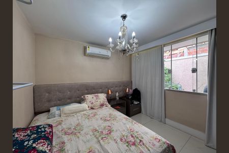 Casa de condomínio à venda com 250m², 5 quartos e 2 vagas Casa de condomínio à venda com 250m², 5 quartos e 2 vagasSuíte 3