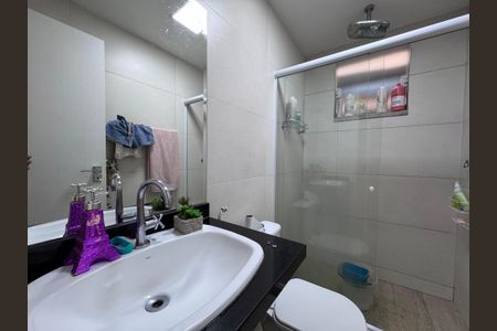 Casa de condomínio à venda com 250m², 5 quartos e 2 vagas Casa de condomínio à venda com 250m², 5 quartos e 2 vagasSuíte 3 - Banheiro