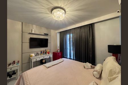 Casa de condomínio à venda com 250m², 5 quartos e 2 vagas Casa de condomínio à venda com 250m², 5 quartos e 2 vagasSuíte 5