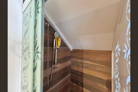 Casa de condomínio à venda com 250m², 5 quartos e 2 vagas Casa de condomínio à venda com 250m², 5 quartos e 2 vagasSpa