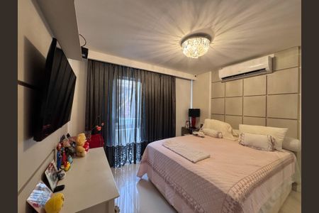 Casa de condomínio à venda com 250m², 5 quartos e 2 vagas Casa de condomínio à venda com 250m², 5 quartos e 2 vagasSuíte 5