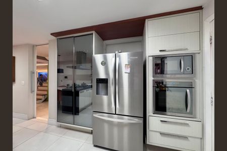 Casa de condomínio à venda com 250m², 5 quartos e 2 vagas Casa de condomínio à venda com 250m², 5 quartos e 2 vagasCozinha