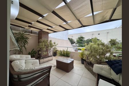 Casa de condomínio à venda com 250m², 5 quartos e 2 vagas Casa de condomínio à venda com 250m², 5 quartos e 2 vagasSuíte1 - Varanda