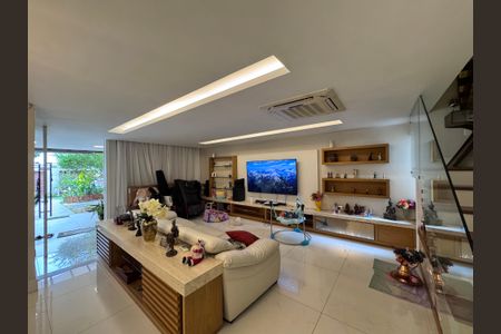 Sala de casa de condomínio à venda com 5 quartos, 250m² em Recreio dos Bandeirantes, Rio de Janeiro