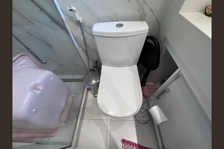 Casa de condomínio à venda com 250m², 5 quartos e 2 vagas Casa de condomínio à venda com 250m², 5 quartos e 2 vagasSuíte 4 - Banheiro