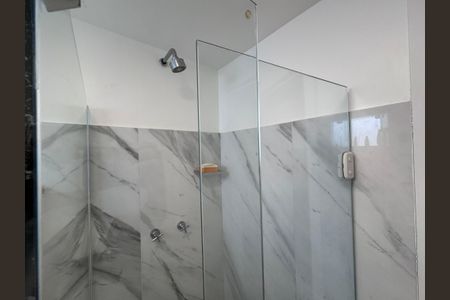 Casa de condomínio à venda com 250m², 5 quartos e 2 vagas Casa de condomínio à venda com 250m², 5 quartos e 2 vagasSuíte 5 - Banheiro