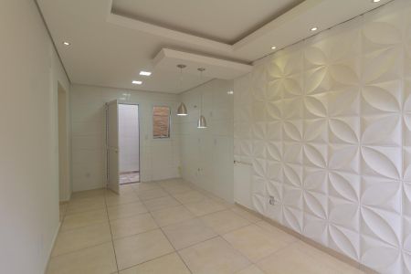 Sala de casa de condomínio à venda com 3 quartos, 66m² em Niterói, Canoas