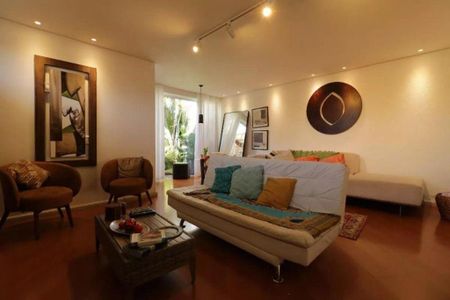 Casa à venda com 3 quartos, 310m² em Vila Bastos, Santo André