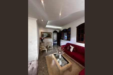 Casa à venda com 4 quartos, 300m² em Bom Jesus, Belo Horizonte