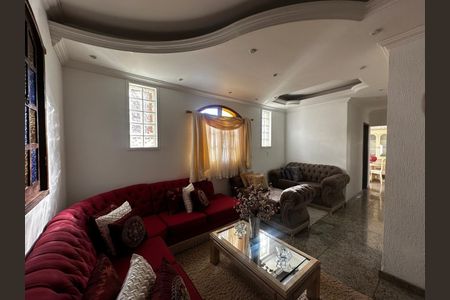 Casa à venda com 4 quartos, 300m² em Bom Jesus, Belo Horizonte