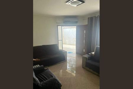 Casa à venda com 160m², 3 quartos e 4 vagas