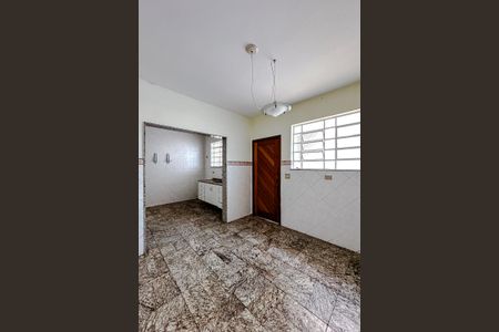 Casa à venda com 168m², 3 quartos e 3 vagas Casa à venda com 168m², 3 quartos e 3 vagasCozinha