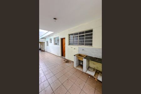 Casa à venda com 168m², 3 quartos e 3 vagas Casa à venda com 168m², 3 quartos e 3 vagasÁrea externa