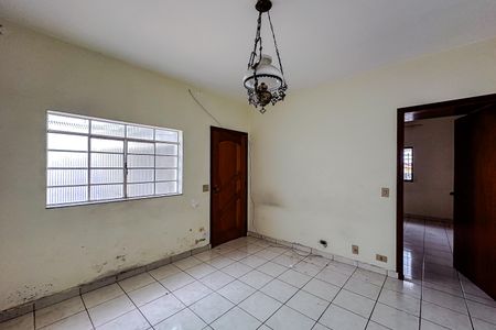 Casa à venda com 168m², 3 quartos e 3 vagas Casa à venda com 168m², 3 quartos e 3 vagasSala