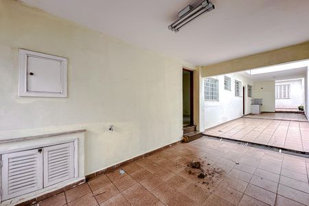 Casa à venda com 168m², 3 quartos e 3 vagas Casa à venda com 168m², 3 quartos e 3 vagasÁrea externa