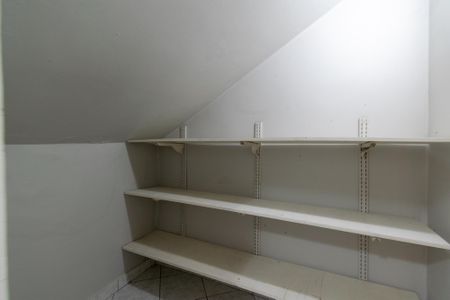 Casa à venda com 175m², 3 quartos e 2 vagas Casa à venda com 175m², 3 quartos e 2 vagasDeposito