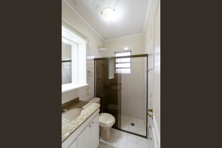 Casa à venda com 175m², 3 quartos e 2 vagas Casa à venda com 175m², 3 quartos e 2 vagasBanheiro Social