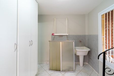 Casa à venda com 175m², 3 quartos e 2 vagas Casa à venda com 175m², 3 quartos e 2 vagasÁrea de Serviço