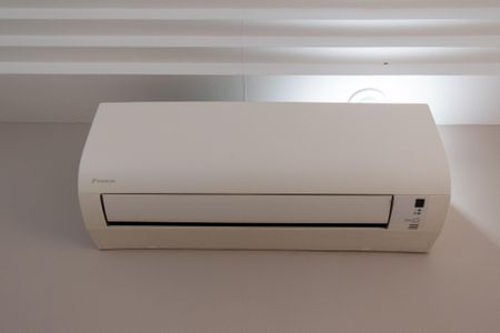 Casa à venda com 175m², 3 quartos e 2 vagas Casa à venda com 175m², 3 quartos e 2 vagasSala