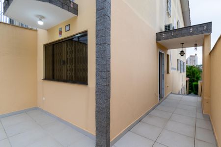 Casa à venda com 175m², 3 quartos e 2 vagas Casa à venda com 175m², 3 quartos e 2 vagasEntrada