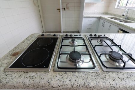 Casa à venda com 175m², 3 quartos e 2 vagas Casa à venda com 175m², 3 quartos e 2 vagasCozinha