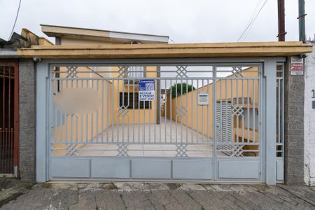 Casa à venda com 175m², 3 quartos e 2 vagas Casa à venda com 175m², 3 quartos e 2 vagasFachada