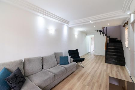 Casa à venda com 175m², 3 quartos e 2 vagas Casa à venda com 175m², 3 quartos e 2 vagasSala