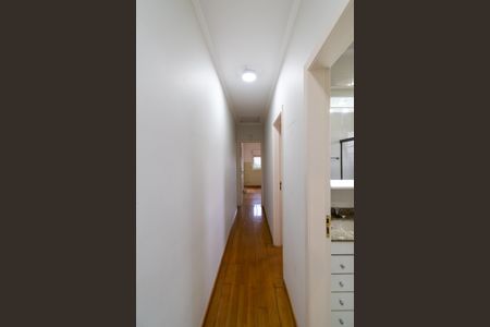 Casa à venda com 175m², 3 quartos e 2 vagas Casa à venda com 175m², 3 quartos e 2 vagasCorredor