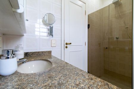 Casa à venda com 175m², 3 quartos e 2 vagas Casa à venda com 175m², 3 quartos e 2 vagasBanheiro da Suíte