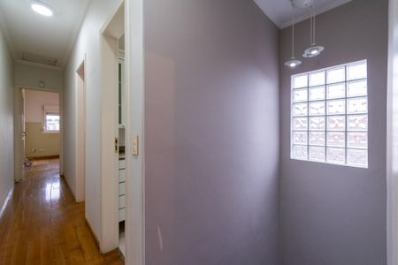 Casa à venda com 175m², 3 quartos e 2 vagas Casa à venda com 175m², 3 quartos e 2 vagasCorredor