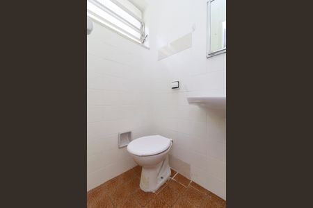 Casa à venda com 200m², 4 quartos e 3 vagas Casa à venda com 200m², 4 quartos e 3 vagasÁrea de Serviço - Banheiro