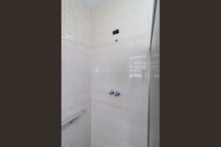 Casa à venda com 200m², 4 quartos e 3 vagas Casa à venda com 200m², 4 quartos e 3 vagasEdícula - Banheiro