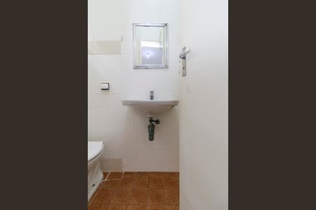 Casa à venda com 200m², 4 quartos e 3 vagas Casa à venda com 200m², 4 quartos e 3 vagasÁrea de Serviço - Banheiro