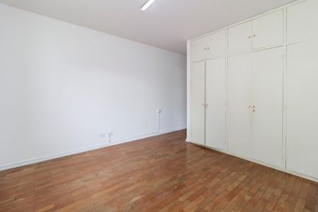 Casa à venda com 200m², 4 quartos e 3 vagas Casa à venda com 200m², 4 quartos e 3 vagasSuíte 1