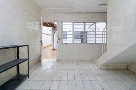 Casa à venda com 200m², 4 quartos e 3 vagas Casa à venda com 200m², 4 quartos e 3 vagasEdícula