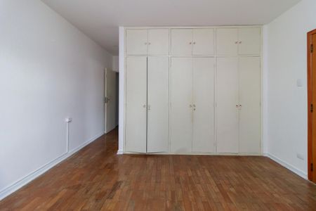 Casa à venda com 200m², 4 quartos e 3 vagas Casa à venda com 200m², 4 quartos e 3 vagasSuíte 1