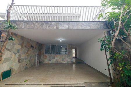 Casa à venda com 200m², 4 quartos e 3 vagas Casa à venda com 200m², 4 quartos e 3 vagasGaragem