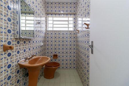 Casa à venda com 200m², 4 quartos e 3 vagas Casa à venda com 200m², 4 quartos e 3 vagasLavabo